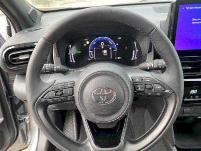 Toyota YARIS Cross 1.5 Hybrid 115 (116 hp) e-CVT Active Plus