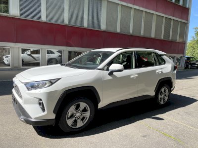 Toyota RAV 4 2,5 Hybrid 222 KM 4x4 ACTIVE